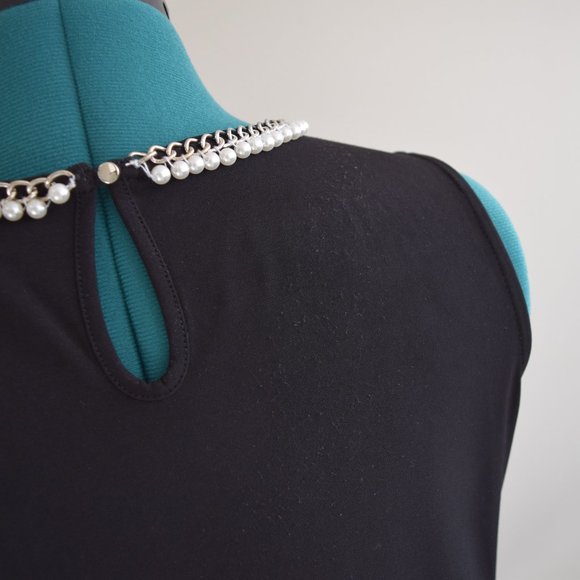 Black Tank Top Pearl Neckline Embellished Chain - Picture 5 of 7